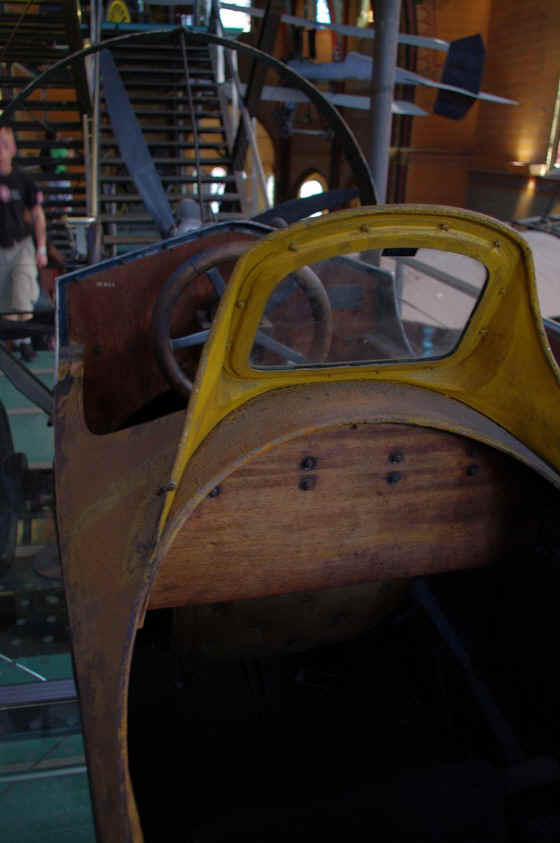 Helica_musee_paris_ 03.jpg (97459 octets)